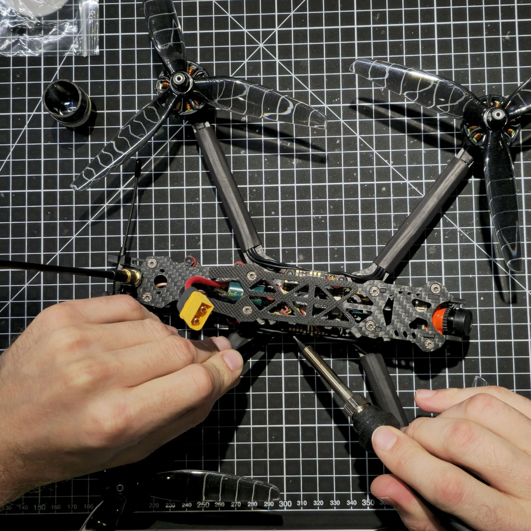 Ремонт FPV-дронів та комплектуючих | Phoenix Drones